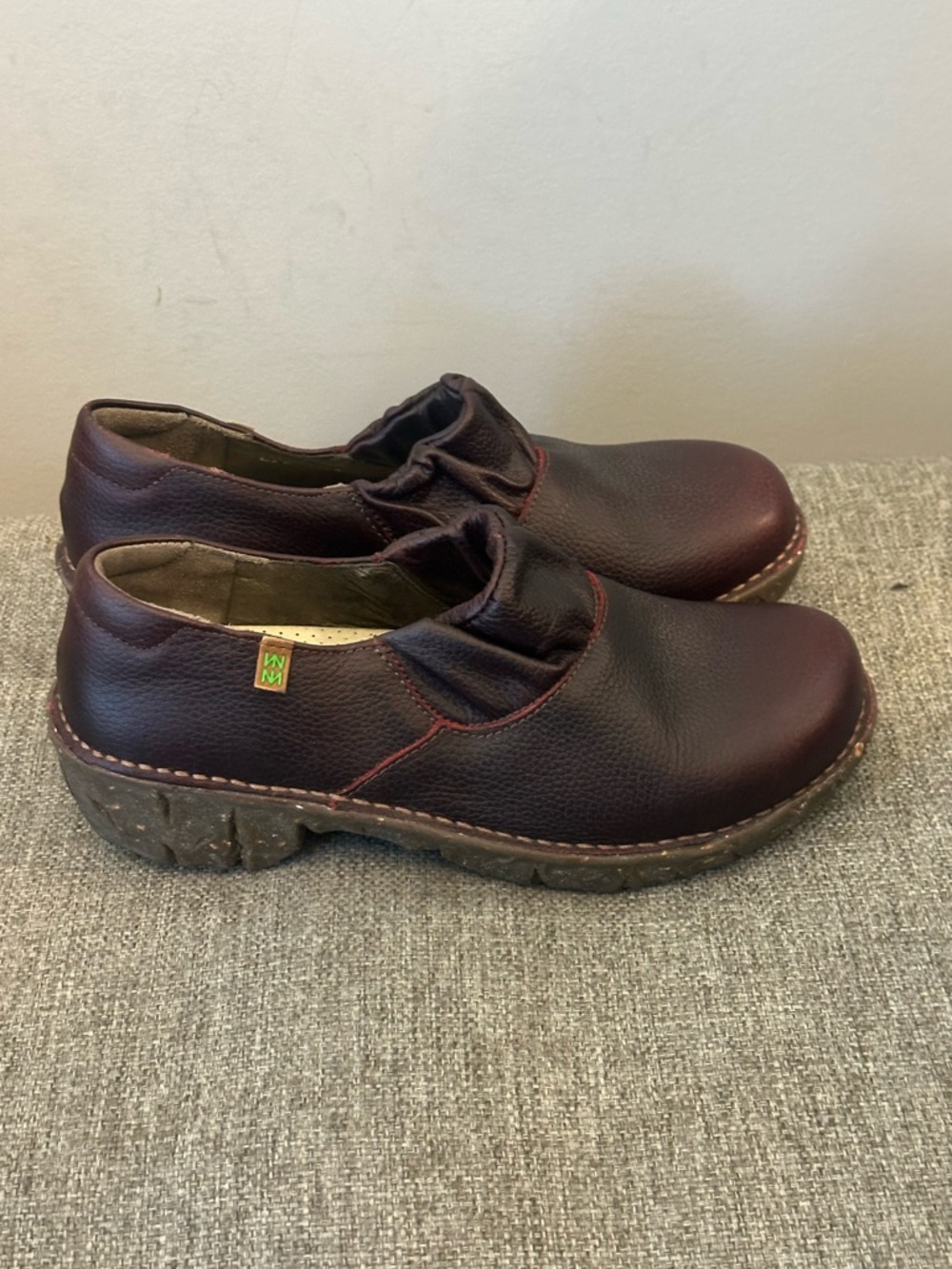 El Naturalista Women's Yggdrasil NE22 mules mahogany Leather Loafers  Size 7